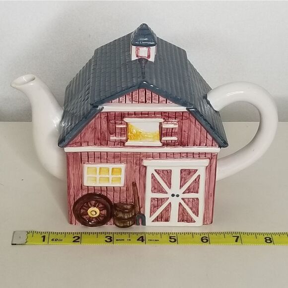 RED Barn Teapot Ceramic - Picture 11 of 12